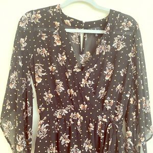 Lulu’s Black Floral Dot Long Sleeve Romper🖤